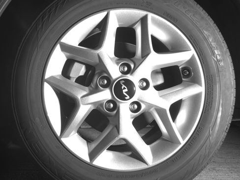 Used 2025 Kia Soul LX w/ LX Technology Package FWD image 14