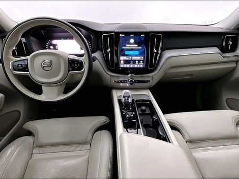 Certified 2024 Volvo XC60 B5 Ultimate w/ Protection Package Premier AWD/4WD image 18