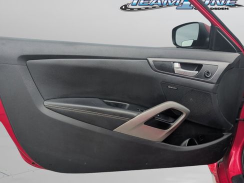 Used 2013 Hyundai Veloster Turbo image 24
