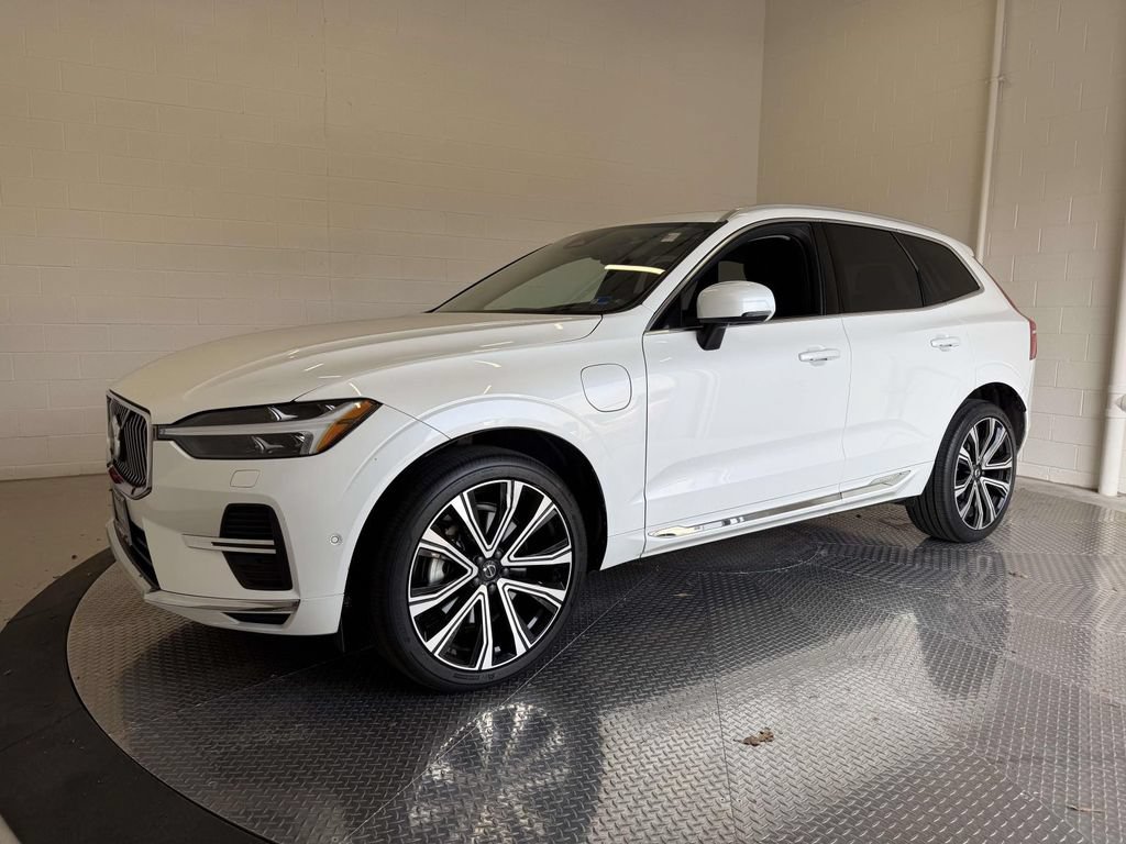 Used 2023 Volvo XC60 T8 Ultimate w/ Climate Package AWD/4WD image 1