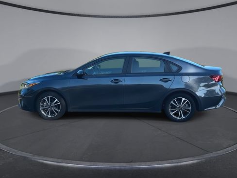 Used 2024 Kia Forte LXS FWD image 5