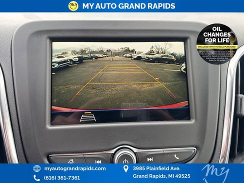 Used 2019 Chevrolet Equinox LT w/ Driver Convenience Package FWD image 21