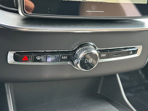 New 2026 Volvo XC90 B6 Ultra image 18