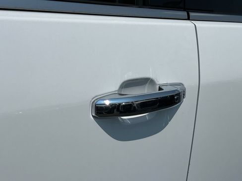 New 2026 GMC Sierra 2500 SLT w/ SLT Premium Package AWD/4WD image 16