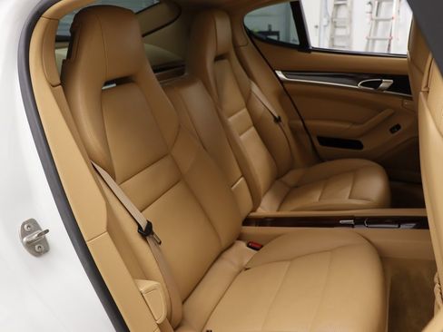 Used 2013 Porsche Panamera S w/ Premium Pkg Plus image 33