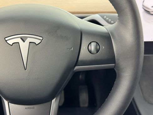 Used 2023 Tesla Model Y Long Range image 20