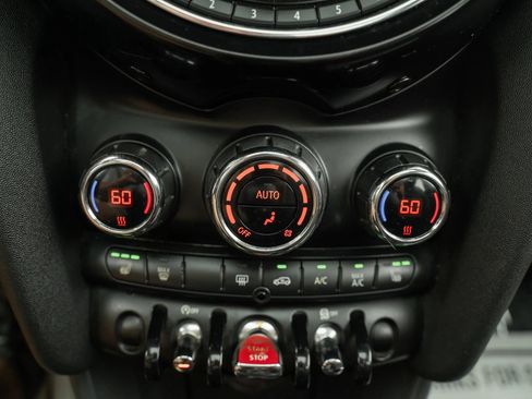 Used 2018 MINI Cooper 4-Door Hardtop w/ Premium Package FWD image 20