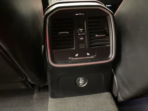 Used 2018 Porsche Macan S image 26