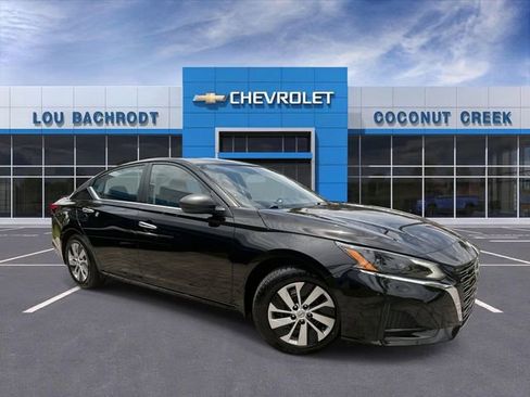 Used 2025 Nissan Altima 2.5 S FWD image 1