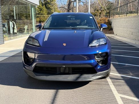 Certified 2024 Porsche Macan 4 Electric image 10