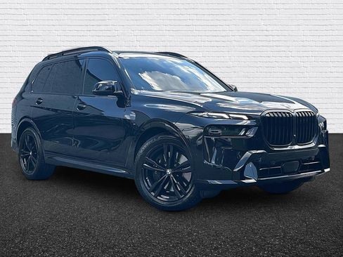 Used 2023 BMW X7 xDrive40i w/ M Sport Package AWD/4WD image 3
