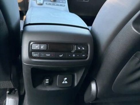 Used 2023 Hyundai Palisade SEL AWD/4WD image 16