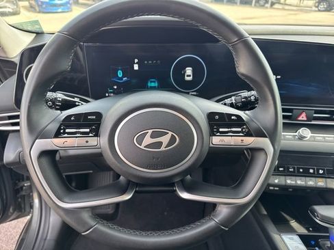 Certified 2024 Hyundai Elantra Limited image 18