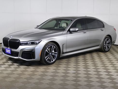 Used 2022 BMW 750i xDrive w/ M Sport Package AWD/4WD image 11
