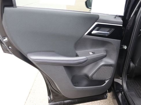 Used 2023 Mitsubishi Outlander ES image 15