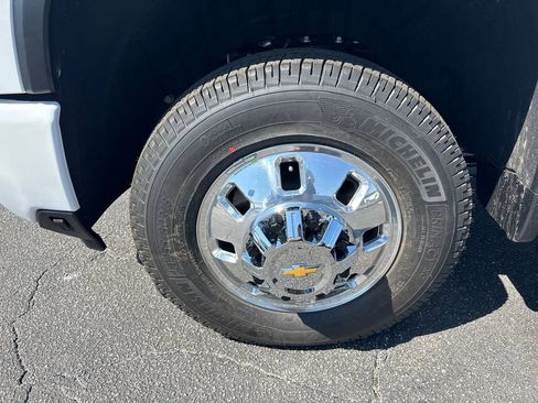 New 2026 Chevrolet Silverado 3500 High Country w/ High Country Premium Package AWD/4WD image 12