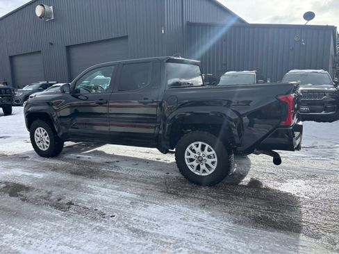 Used 2024 Toyota Tacoma SR5 image 5