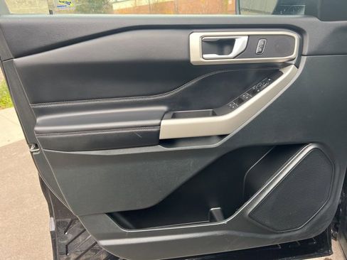 Used 2023 Ford Explorer XLT w/ Equipment Group 202A image 21