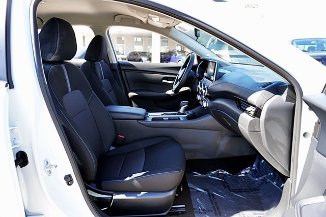 Used 2025 Nissan Sentra SV FWD image 18