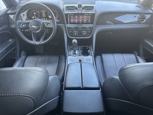 Used 2021 Bentley Bentayga AWD/4WD image 10