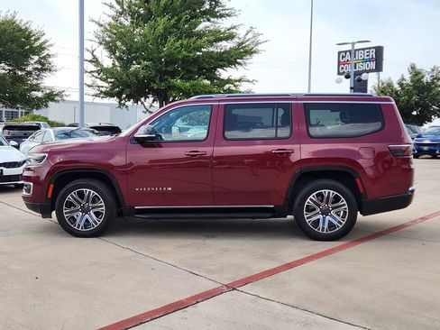 Used 2024 Jeep Wagoneer Series II w/ Flexible Seating Group AWD/4WD image 12