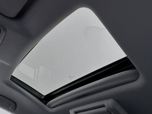 Certified 2018 Honda Pilot Touring image 22