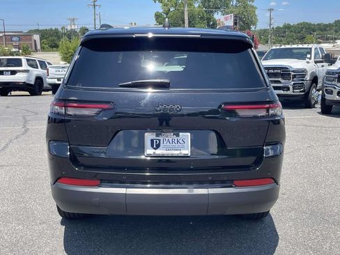Used 2023 Jeep Grand Cherokee L Laredo AWD/4WD image 7
