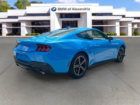 Used 2025 Ford Mustang Coupe RWD image 7