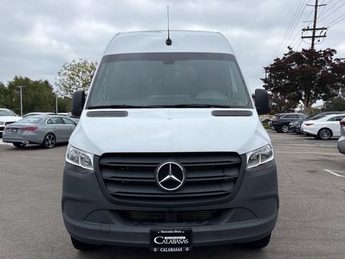 Used 2023 Mercedes-Benz Sprinter 2500 image 5
