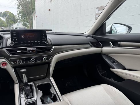 Used 2018 Honda Accord LX image 30