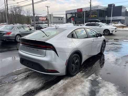 Used 2025 Toyota Prius LE image 8