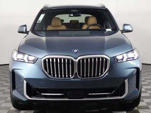 Used 2025 BMW X5 xDrive50e w/ Parking Assistance Package image 2
