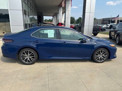 Used 2024 Toyota Camry XLE w/ Cold Weather Package FWD image 8