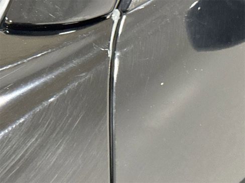 Used 2016 Dodge Challenger SXT image 35