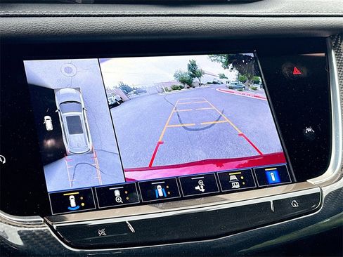 Used 2024 Cadillac XT6 Sport w/ Technology Package image 14