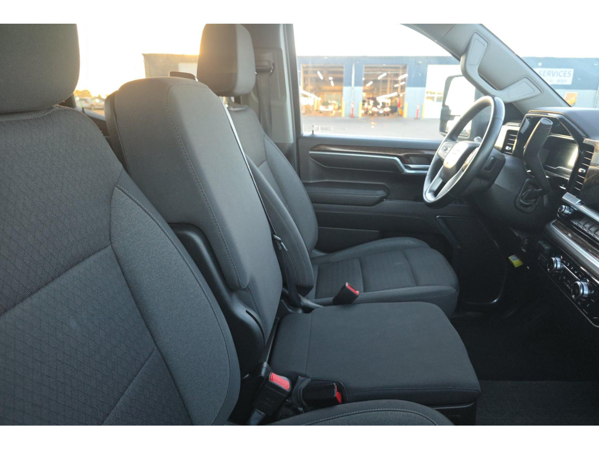 Used 2024 GMC Sierra 1500 SLE w/ LPO, GMC Protection Package AWD/4WD image 6