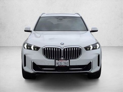 Used 2024 BMW X5 xDrive40i w/ Parking Assistance Package AWD/4WD image 2