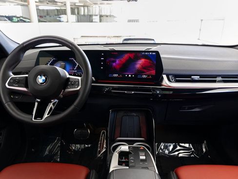 Certified 2025 BMW X2 xDrive28i w/ M Sport Package image 11