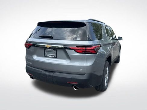 Used 2023 Chevrolet Traverse LT FWD image 6