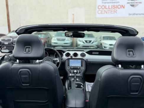 Used 2016 Ford Mustang Premium image 20