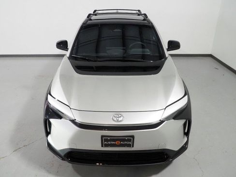 Used 2025 Toyota bZ4X XLE w/ Weather Package image 10