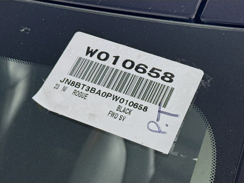Used 2023 Nissan Rogue SV w/ SV Premium B Package FWD image 40