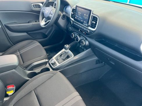 New 2025 Hyundai Venue SEL image 16