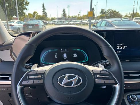 Used 2025 Hyundai Palisade SEL FWD image 31