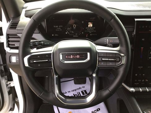 Used 2025 GMC Acadia Elevation image 32