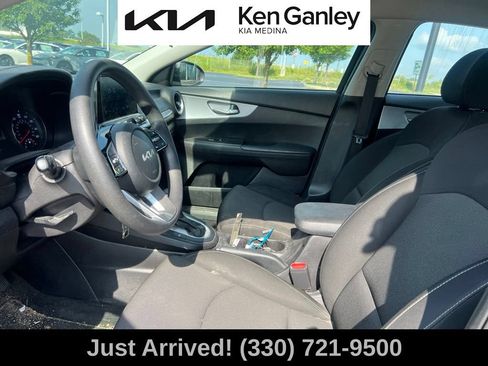Used 2022 Kia Forte LXS FWD image 11