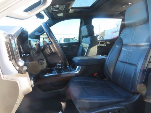 Used 2024 Chevrolet Silverado 1500 High Country AWD/4WD image 21