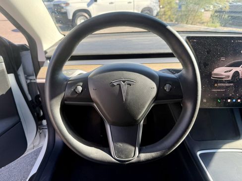 Used 2022 Tesla Model 3 Base image 18