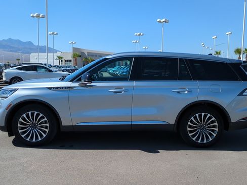 Used 2023 Lincoln Aviator Reserve w/ Equipment Group 201A RWD image 7