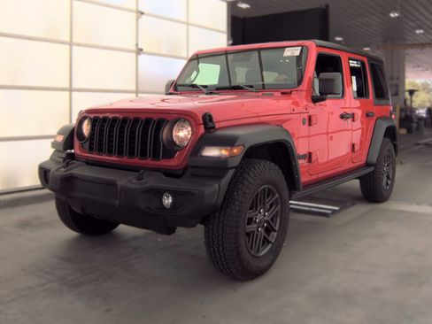 Used 2024 Jeep Wrangler Unlimited Sport AWD/4WD image 4